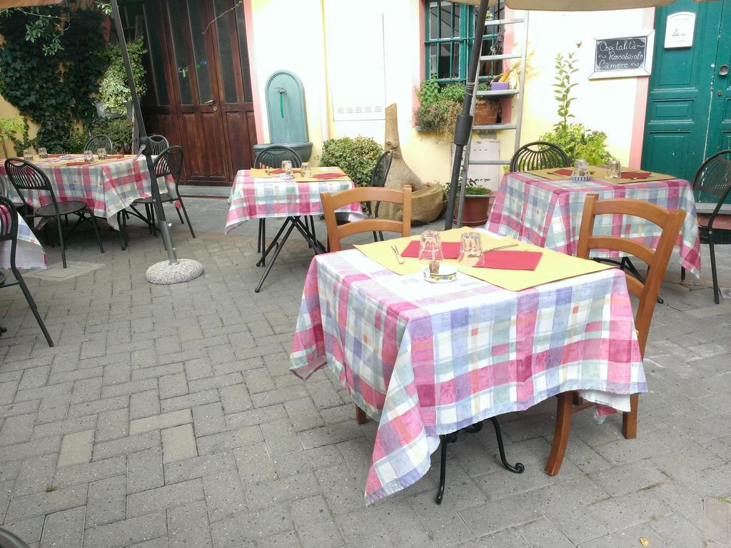 فندق Rossoبارولو المظهر الخارجي الصورة